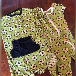 Kickee Pants green soccer bundle, shortie & sleeper 9-12 months, GUC